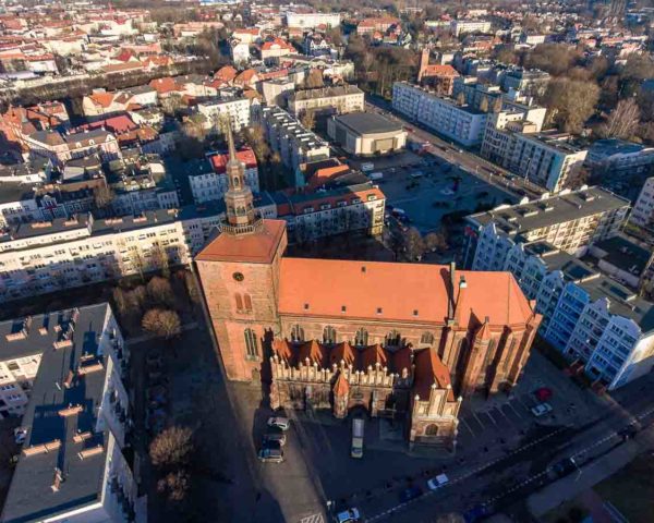 Zdjęcia lotnicze Słupska - Kościół Mariacki w Słupsku- Studio Foto Video Michał Słupczewski